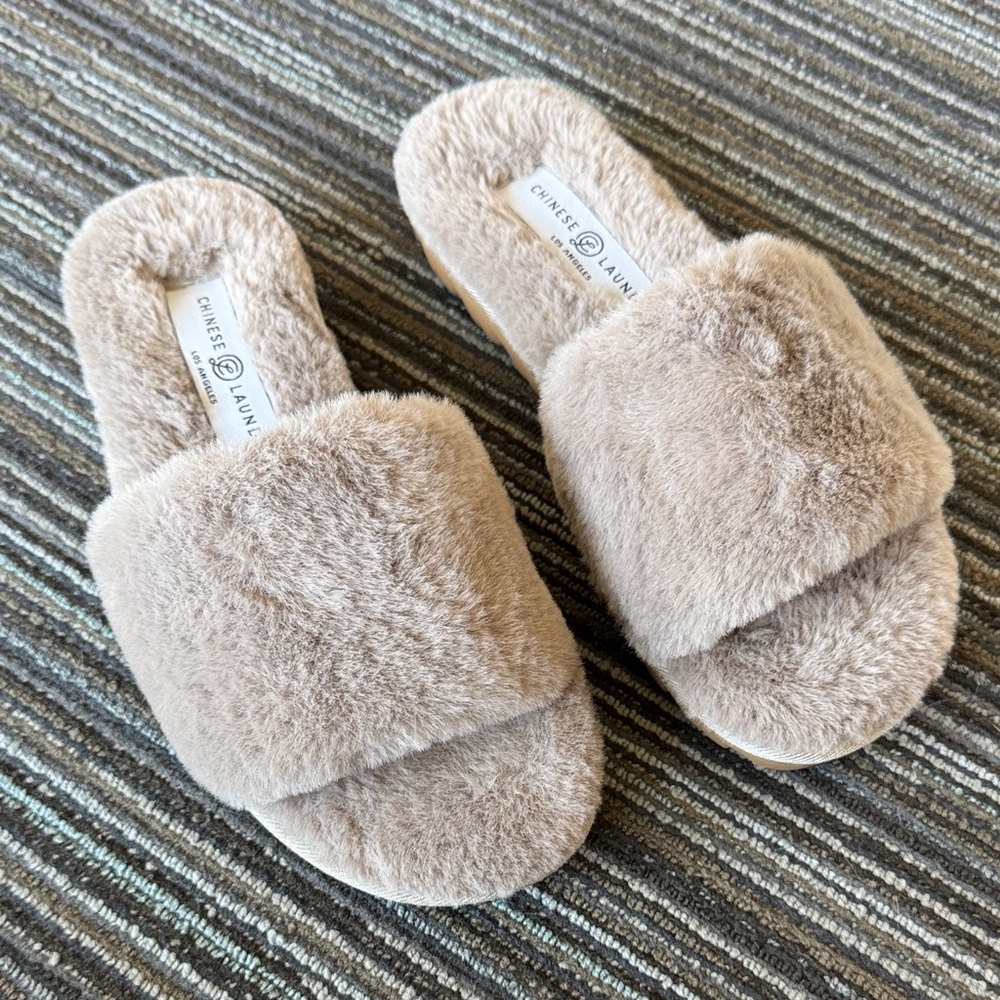 Women’s Tan Fuzzy Slippers